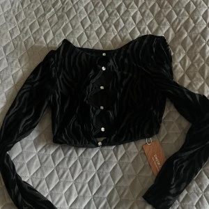 Shein sxy tröja - Oanvänd tröja från Shein sxy Cut out detaljer 