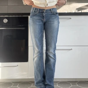 Only lågmidjade jeans  - Only lågmidjade jeans i bra skick och inga defekter. Köpa här på plick. 💞💞