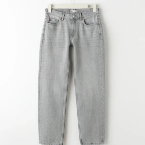 Low waist Jeans - Säljer mina jeans från Gina i modellen low waist straight pågrund av att de inte kommer till användning🩷🩷pris kan diskuteras 