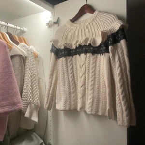 Stickad zara topp - Supersöt zara tröja med spets❤️❤️barnstorlek, men passar s jättebra