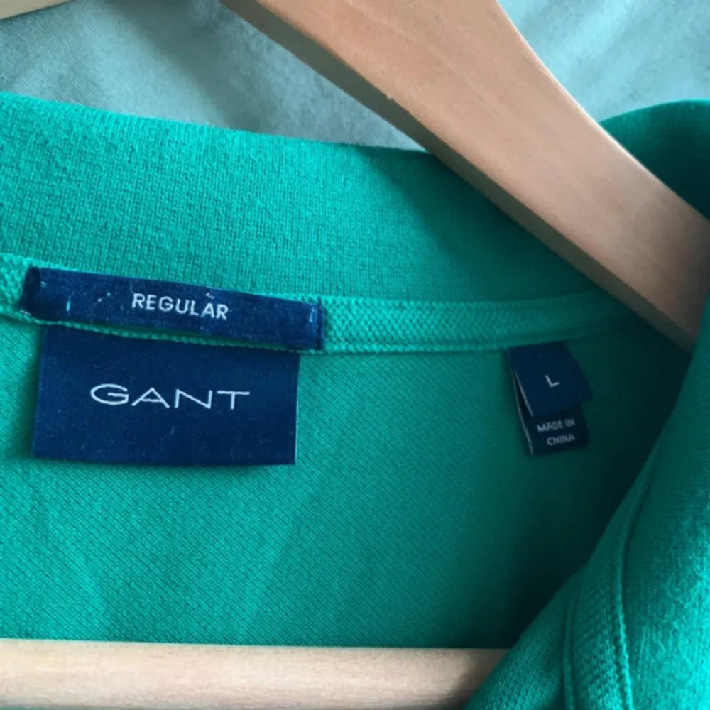 Gant piké säljer då den börjar bli för liten andvänd fåtal gånger. Skjortor.