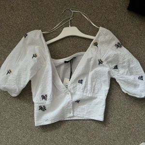 Super gullig blus - Så fin blus! Aldrig använd 