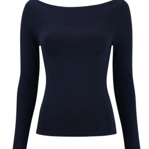 Mörkblå tröja 💕 - Jättefin topp från Gina tricot med slits i ärmarna som inte syns på bilden, bra skick och endast använd 1-2 ggr.  Skriv privat för egna bilder💕💕