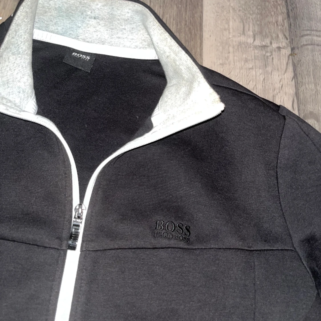 HUGOBOSS ZIP☔️ - 90