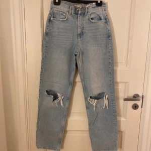 Jeans ifrån Gina tricot  - Aldrig använda! Med prislappen kvar!