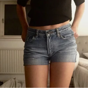 Jeansshorts  - Skitsnygga Lågmidjade jeansshorts 