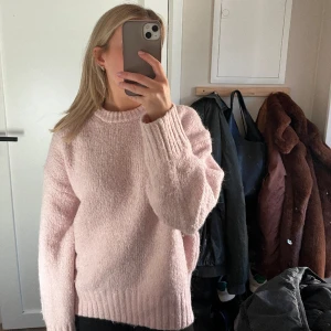 Stickad tröja - Stickad tröja köpt på Zara. Är i fint skick 