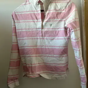 En skjorta från bomerang från typ 2009 kostar runt 1400 ny så kan sälja den för 700kr men ni får buda
