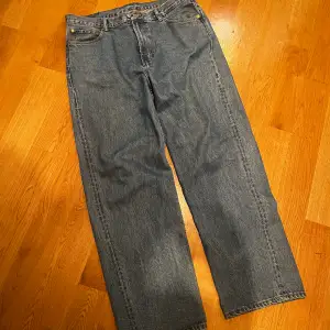 Weekday jeans Galaxy i storlek 34 32 i mycket gott skick. Säljer då dem är lite för stora för min smak. 