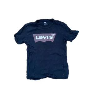 Levis t-shirt - Tisha från Levi’s i fint skick