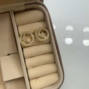 Örhängen  - Aldrig använda 