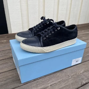 Lanvin skor  - Feta Lanvins perfekta t sommaren, storlek uk8, passar 42/43!  Nya snören Samt box finns🕺🙌🍾