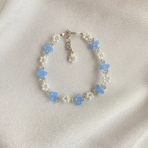 Handgjorde armband  - 🩵