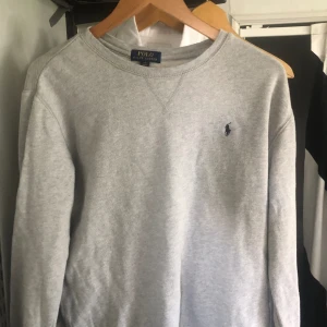Ralph lauren tröja  - Hej säljer denna Ralph lauren tröja för 225kr. Storlek xs 