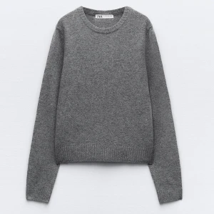 Zara stickad tröja - Oanvänd stickad tröja från Zara i XS. Supermysig i stockholmsstil💗💗