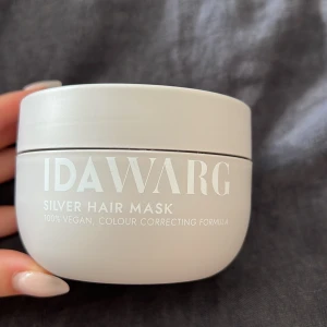 Ida Warg hair mask  - Säljer min oanvända Ida Warg silver hair mask! 😙😙😙