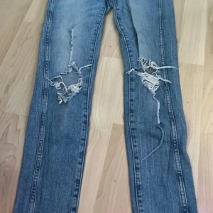 Håliga jeans - Väldigt fina ett par av mina favoriter men kan tyvärr inte ha dom