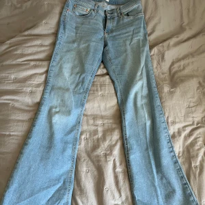 Jenas från Gina tricot  - Använt några gånger, dem är väldigt sköna och bekväma i materialet, super fin passform och väldigt stretchiga i materialet 