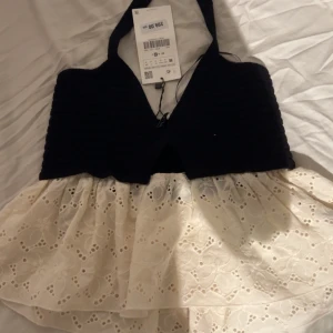 Populär zara topp - Så fin zara topp som nu är helt slut såld. Helt ny med prislapp på! Perfekt för sommaren❤️