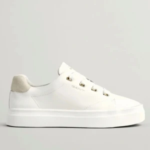 Skor  - Säljer nu mina nya gant skor då dom är för små, har kartongen och allt kvar!