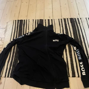 Boss tröja  - Till salu 