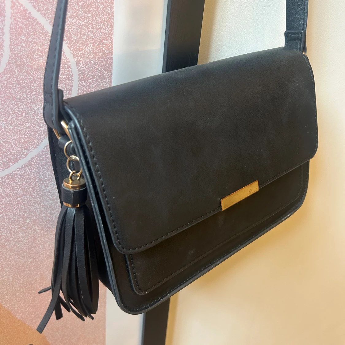 Svart axelremsväska  - 90