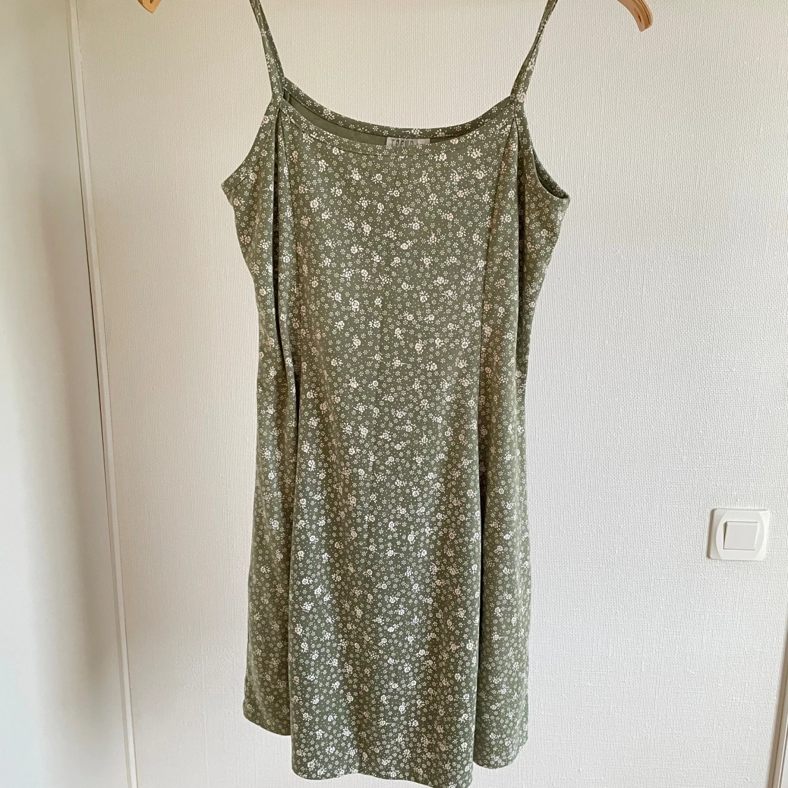 Trend klänningar storlek M - 90