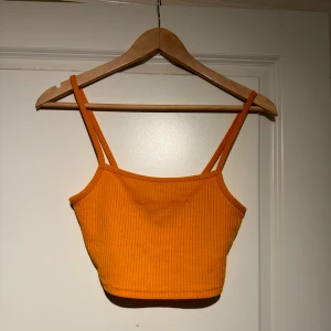 Linne - Orange linne från HM, kort modell. Fint skick