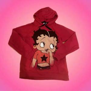 en supersöt betty boop hoodie som är köpt här på plick men som tyvärr inte har kommit till användning då den var lite för liten på mig 🤍