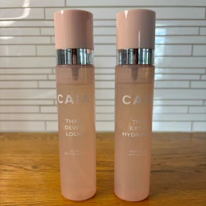 Caia Cosmetics setting spray - That dewy look glow setting spray och That extra hadration moisturizing setting spray. Lite använda som man ser på bilden!