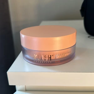 Xlash awakening eye gels  - Xlash awakening eye gels. Endas använt runt 10st så runt 20 par kvar! 