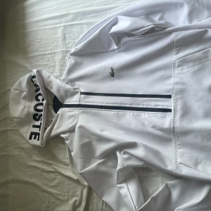 Lacoste Hoodie - Fet unik lacoste hoodie till bra pris