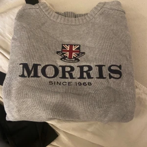Morris tröja - Het Morris tröja, trändig inom grisch men riktigt niece att styla med Ole money, säljer då den ej passa mig 