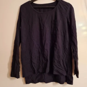 Tunnare långärmad tröja - Tunnare svart tröja i bra skick, den är av märket lager 157 och är i storlek medium