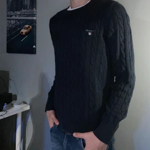 Stickad gant tröja - Säljer min stickade gant tröja som är riktigt snygg! Skicket är 8/10! 