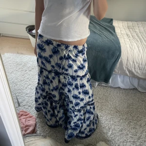 Långkjol från zara - Söt långkjol frän zara! Jag är 165