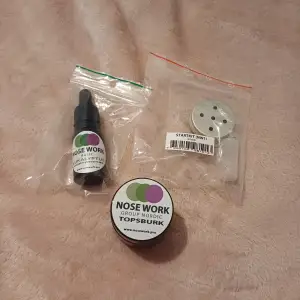 Ett kit för att träna nosework med hunden🎀 Enbart använd en gång🎀 Nypris 175🎀 Diskuterbart pris🎀 Postat snabbt🎀 Alla köp får en gåva🎀