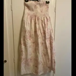 Somrig klänning från H&M💖💖Glöm inte kika in min profil för fler somriga klänningar!!💜💜