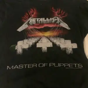 Metallica band tee Master of puppets 