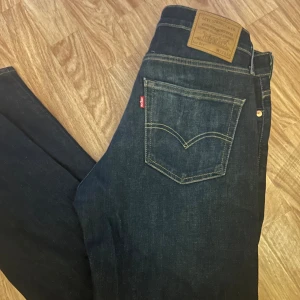 Levis jeans - Säljer mina jeans i populära grisch modellen 511 W33/L34! Hör av dig vid intresse eller frågor, priset är ej hugget i sten 