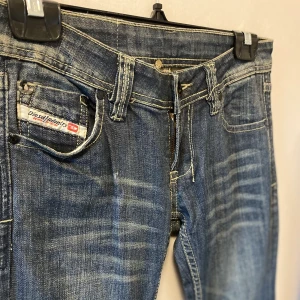 Jeans - Jättesnygga lågmidjade bootcut jeans som tyvärr är alldeles för små för mig !  Helt oanvända W 27 L 32