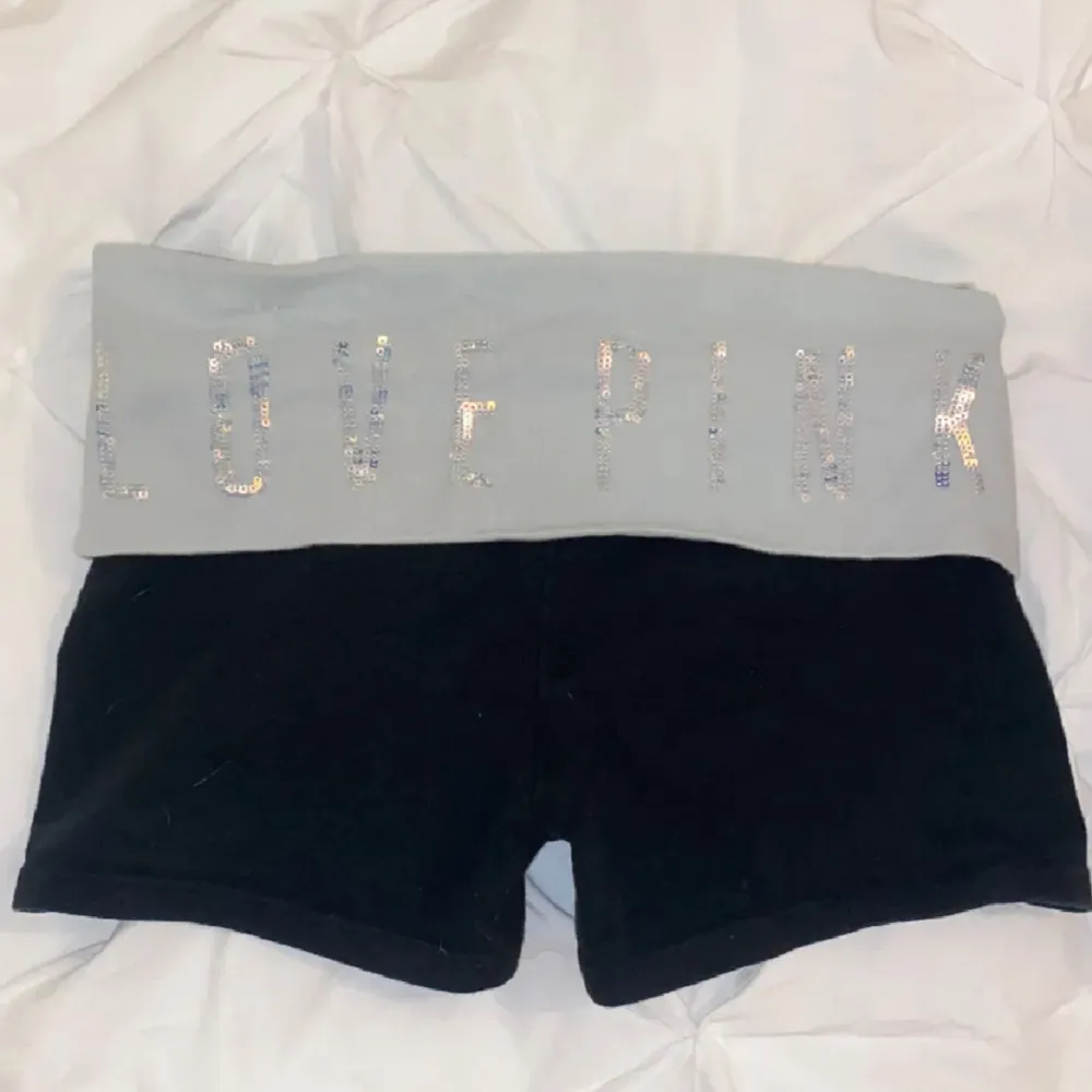 Victoria secret shorts! Väldigt fina och sköna!❤️skulle säga att den är i storlek xs-xxs . Shorts.