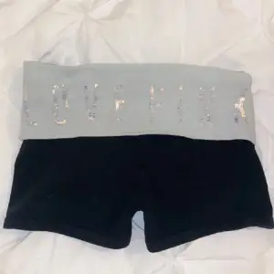 Victoria secret shorts! Väldigt fina och sköna!❤️skulle säga att den är i storlek xs-xxs 