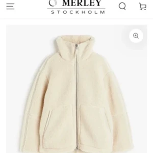 Teddy jacka  - Nyskick super fin trendig teddy jacka Str S  