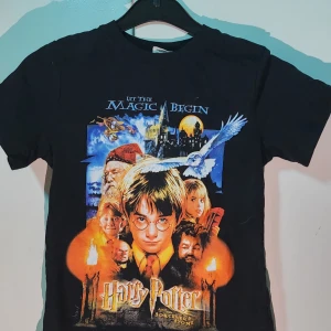 Harry Potter T-shirts - En Harry Potter t-shirt köpt på hm använd fåtal gånger