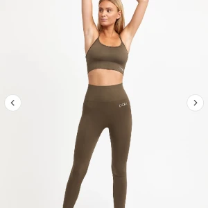 DOM set  - Oliv/militär gröna sport set från drop of mindfulness DOM i storlek S/XS💚dm vid fler frågor!