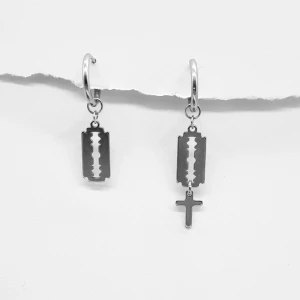 Handgjorda örhängen  - Handgjorda örhängen●Följ :@ekjewelryofficial🤲 ● 💎Material- 100% rostfritt stål ●Örhängeskrokar -rostfritt stål. Nickel fri. Längd -5cm.  Vattentåliga, ändrar inte färgen! Köp för 120kr/paret