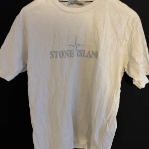Stone island t shirt  - Storlek m 