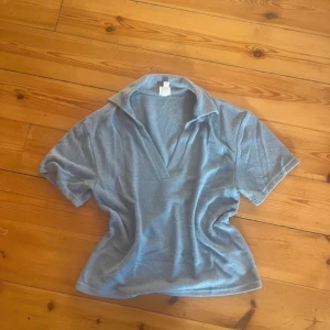 Blå tröja - Använd några få gånger!💕