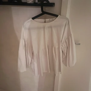 Blus - Jätte fin blus som köptes för ett år sedan💞använd fåtal gånger